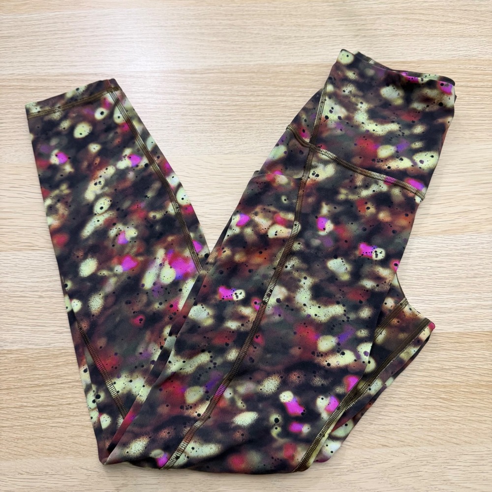 Lululemon Cosmic Print High Rise Leggings Size 4 Pockets 25 Inch Yoga